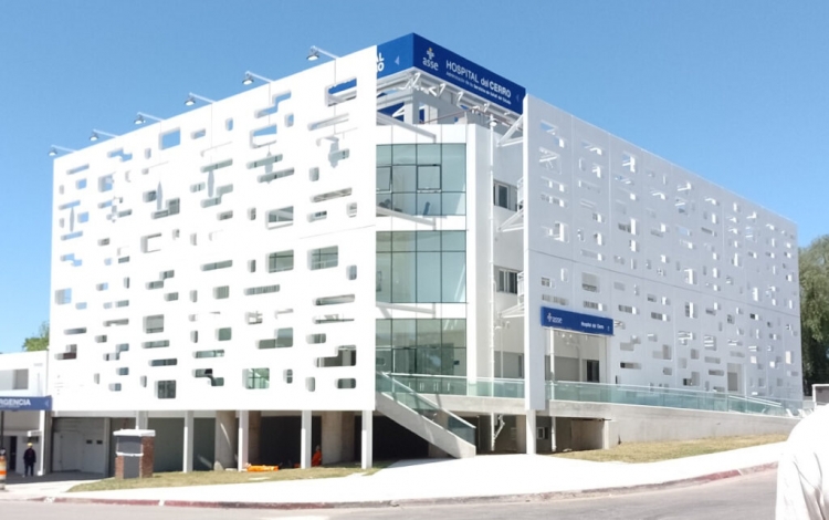 Se optó por una estructura metálica como soporte y paneles de GRC